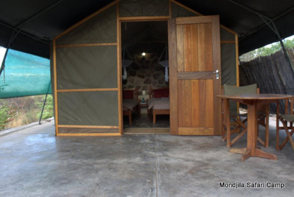 Mondjila Safari Camp Villa Okaukuejo Exterior photo